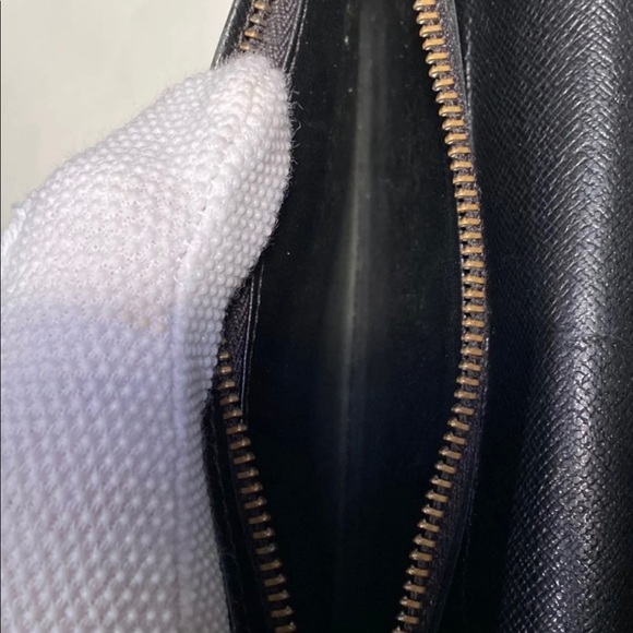 Louis Vuitton Epi Noir Brazza Wallet - Picture 9 of 12